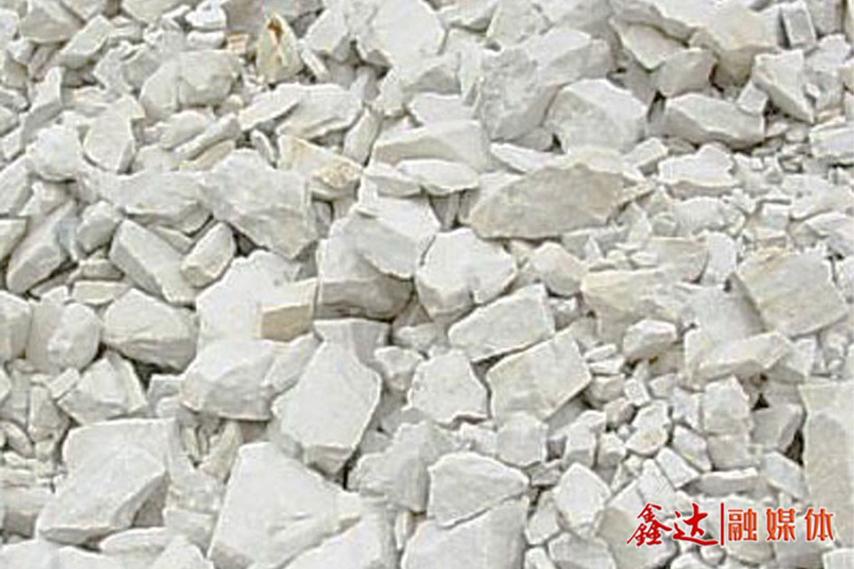 <p>收购首钢两座白云石矿；租赁滦县雷庄乡菱角山货场；收购滦县油榨乡康各庄铁矿。</p>